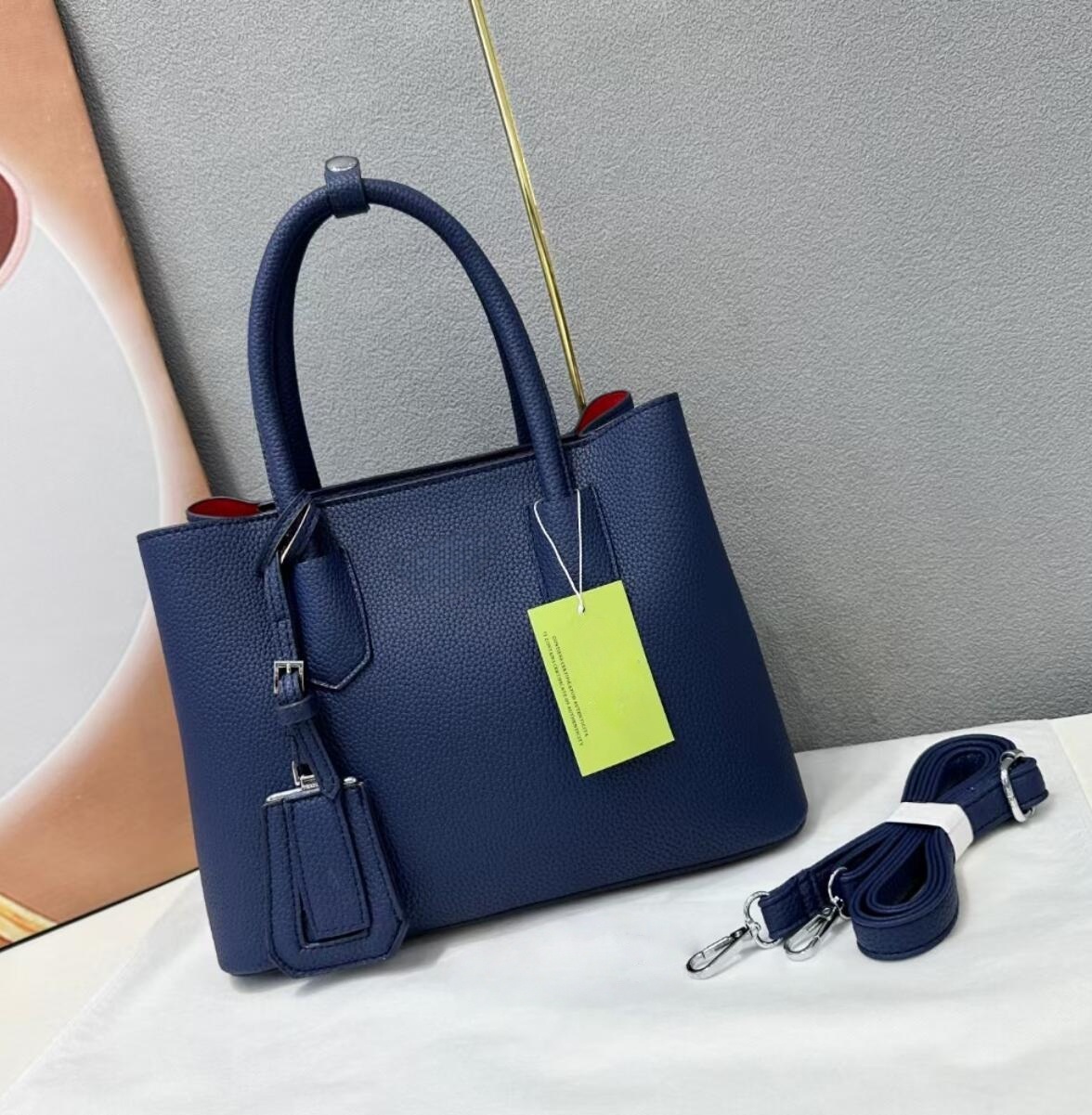 Black Grained Leather Tote Bag – Women Bags Prada Bewertung und Preis