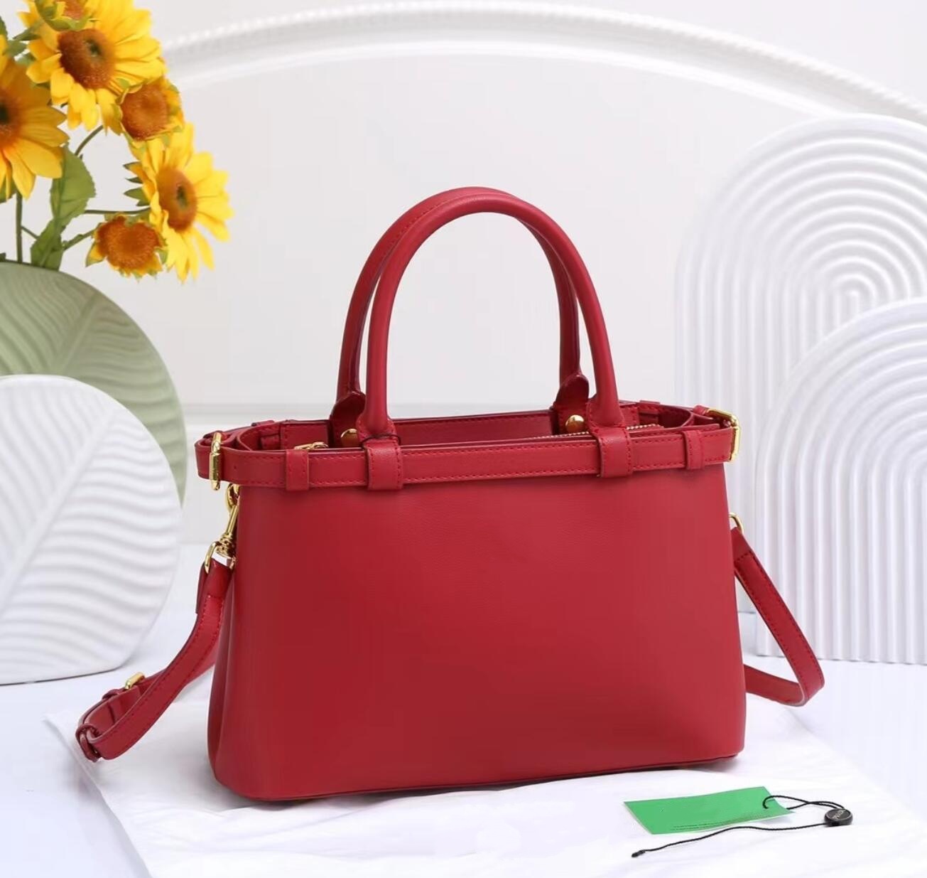 Daily Essential Brown Rectangu – Women Bags Prada Bewertung und Preis